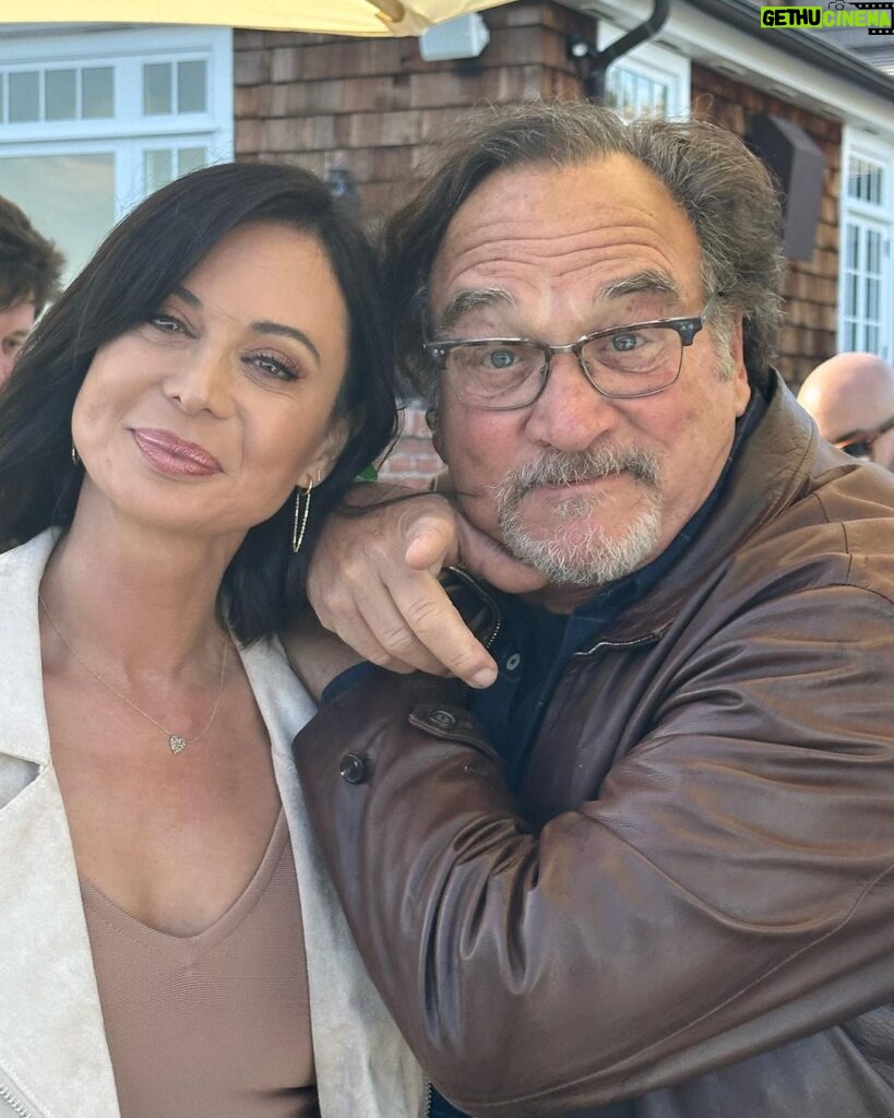 Catherine Bell Instagram - Meet the coolest people at @ebmrf events!! ❤️ @jim_belushi @kaleycuoco Malibu California
