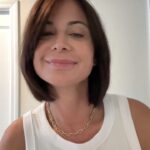 Catherine Bell Instagram - PART 2! 3 minute makeup tutorial!! So easy! Have fun! 💄 🌟