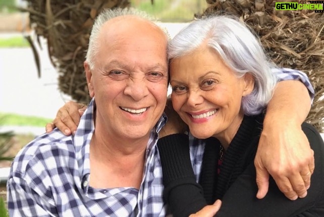 Catherine Bell Instagram - I think dads genes are strong!! 😂 Happy Father’s Day!!!! (Yes that first pic is ME, my dad. And Ronan!) but yes I look a lot like mom too (last slide) ❤️ And to my sweet stepdad/“Baba” of 30 years too!! (Last slide) I’m so fortunate to have such amazing loving dad/grandpa figures in my life!!! 💙💙💙 #fathersday #family #love