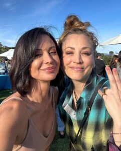 Catherine Bell Instagram - Meet the coolest people at @ebmrf events!! ❤️ @jim_belushi @kaleycuoco Malibu California
