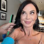 Catherine Bell Instagram - Almost there…. @ebmrf concert tonight! #rock4eb #malibu 💁🏻‍♀️: @charles_dujic 💄: @patrickdefontbrune