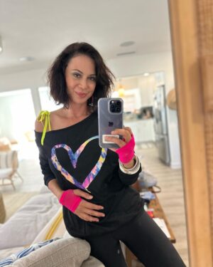 Catherine Bell Instagram - Still the best decade! 🕺 🪩 
#80s #party