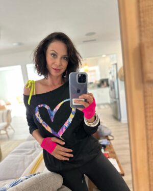 Catherine Bell Instagram - Still the best decade! 🕺 🪩 
#80s #party