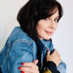 Catherine Bell Instagram - …be my Valentine 💌 @tina_turnbow #denim #rednails #valentinesnails #valentines