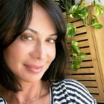 Catherine Bell Instagram – Spots be gone! 🚫 
Seriously tho! It works.  And with so much goodness in this jar 🍯 🍃 🥒 
#EVRbeauty @everliving.beauty 
(Link in bio!) ❤️