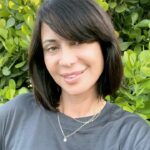 Catherine Bell Instagram - My old friend Karri Turner (“Harriet Simms” on JAG) just told me about Cameo! It seemed like a fun way to connect on a more personal level!! Plus I’ve done half a dozen of these over the years for family friends & the smiles it brings never ceases to amaze me!! 🥰 looking forward to more! And a portion of this will go to charity- as there are always so many worthy causes that need our help!! ❤️ www.cameo.com/catherinebell