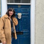 Catherine Bell Instagram - It’s the doors for me 💙 Totnes, Devon 🇬🇧