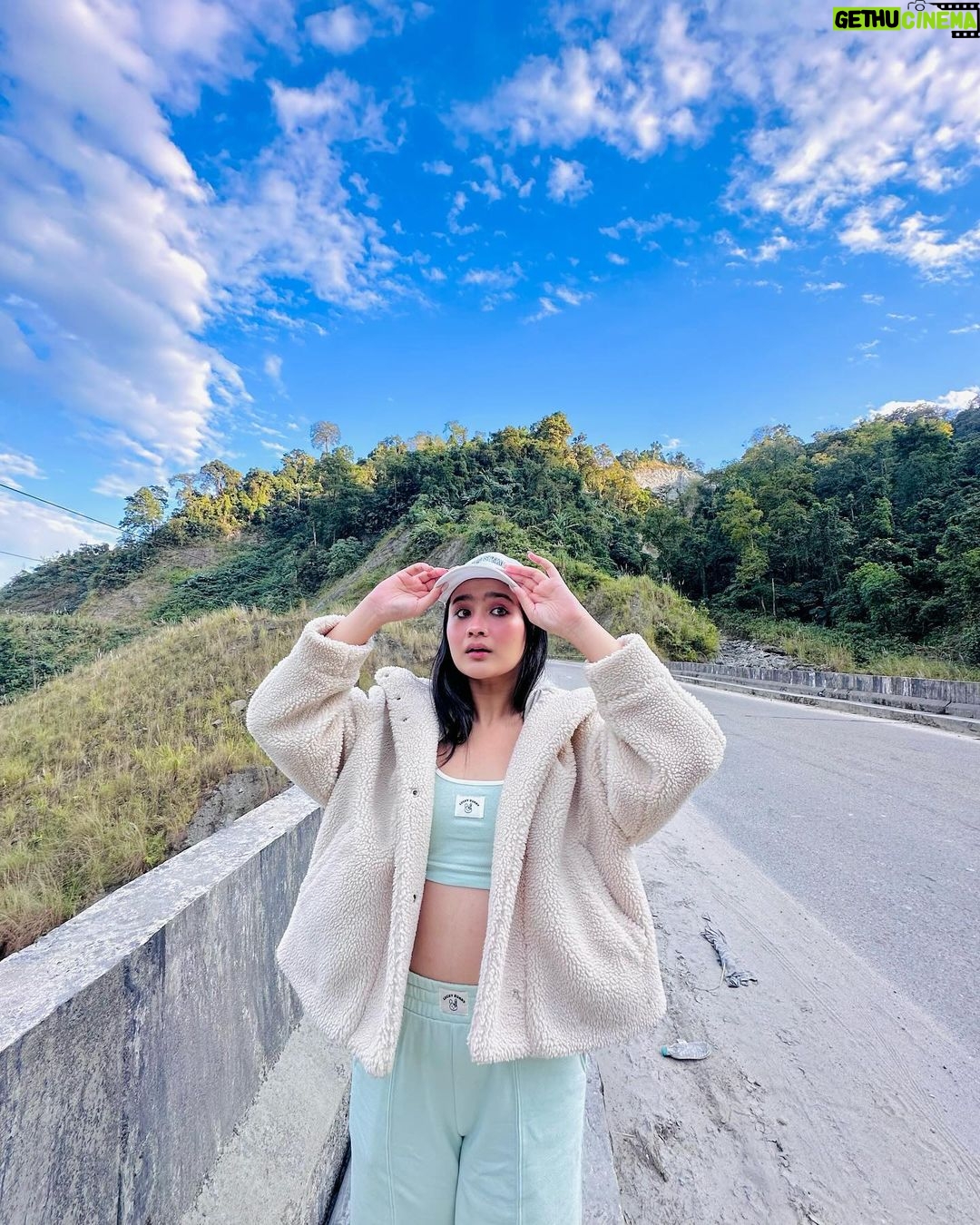 Celesti Bairagey Instagram - सुकून🤍 #home #northeastindia