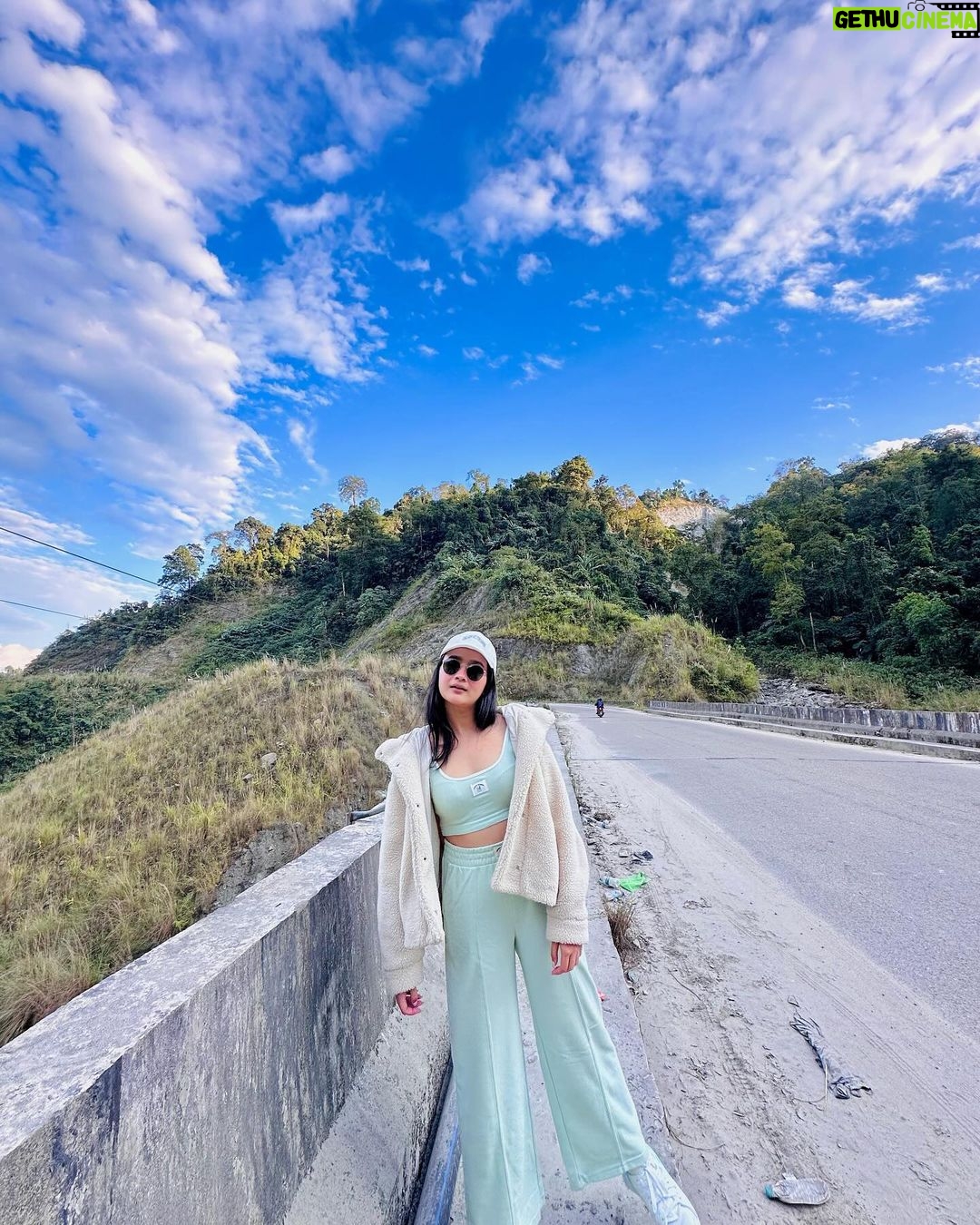 Celesti Bairagey Instagram - सुकून🤍 #home #northeastindia