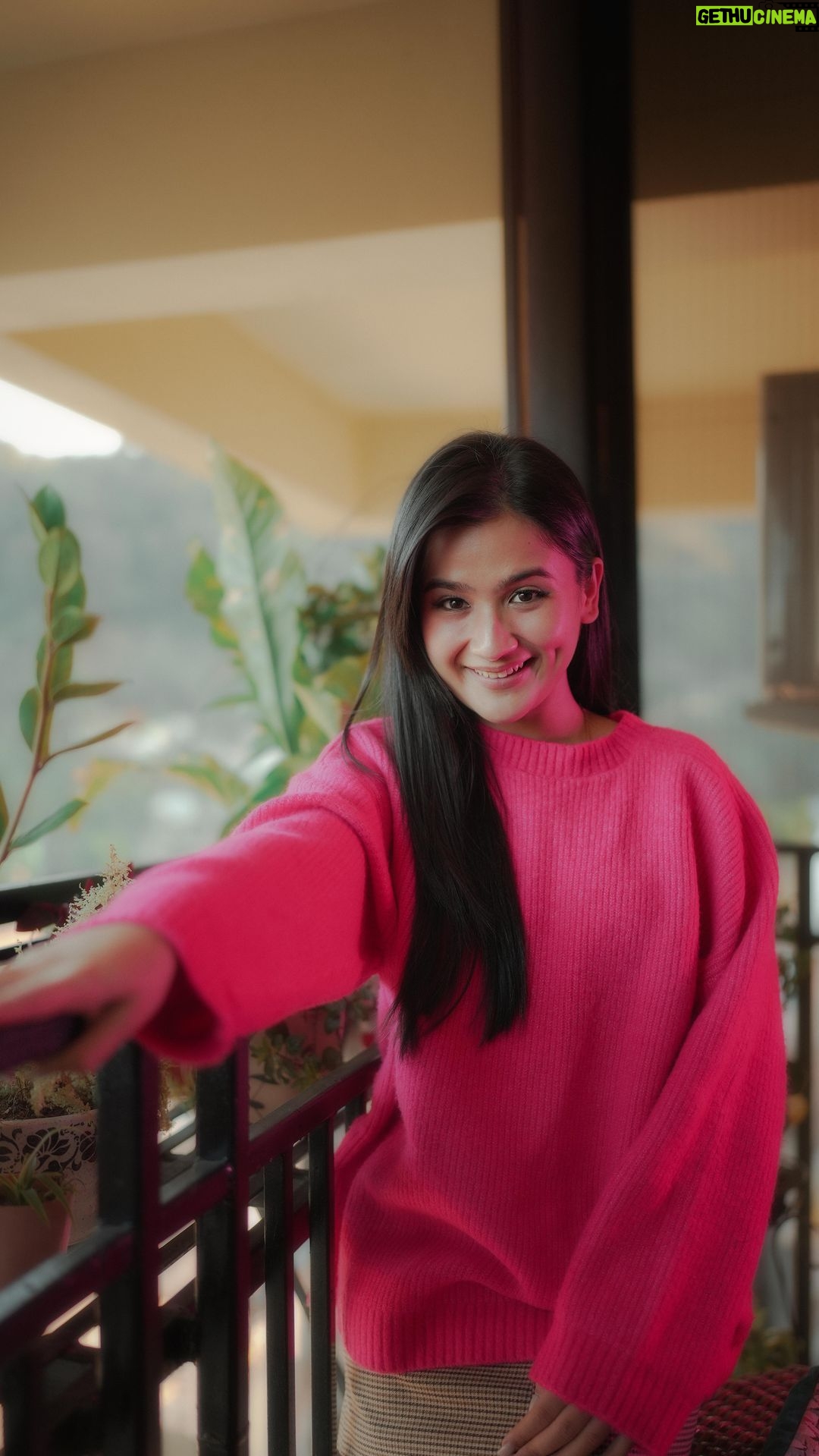 Celesti Bairagey Instagram - AD | I have discovered the secret to sleek, frizz-free hair with the All New Sunsilk Super Shine Serum! Say goodbye to frizzy hair and hello to 48 hours of super shine, enriched with Vitamin E. Experience the instant transformation and let your hair shine with confidence! @sunsilkindia #AD #ShineKaroBaalKholKe #MySunsilkShine #SunsilkSerum #NourishingSerum #ShinyHair #HairCare #SunsilkPartner #SunsilkHaircare #Haircare #SunsilkHair #SuperShineSerum #Sponsorship #ad #collaboration #wearemadify