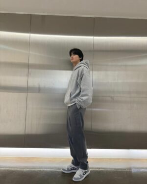 Cha Eun-woo Instagram - #Dior #DiorB57