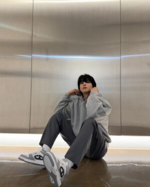 Cha Eun-woo Instagram - #Dior #DiorB57
