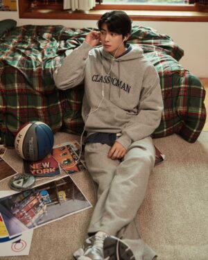 Cha Eun-woo Instagram - Giordano😊