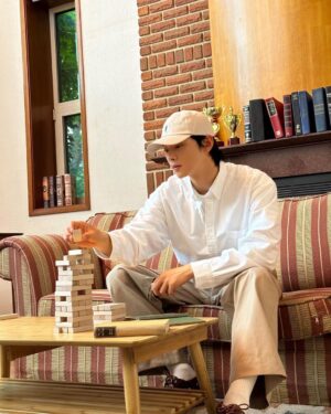 Cha Eun-woo Instagram - Giordano😊