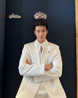 Cha Eun-woo Instagram - Chaumet💙
