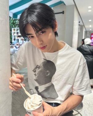 Cha Eun-woo Instagram - 🍨