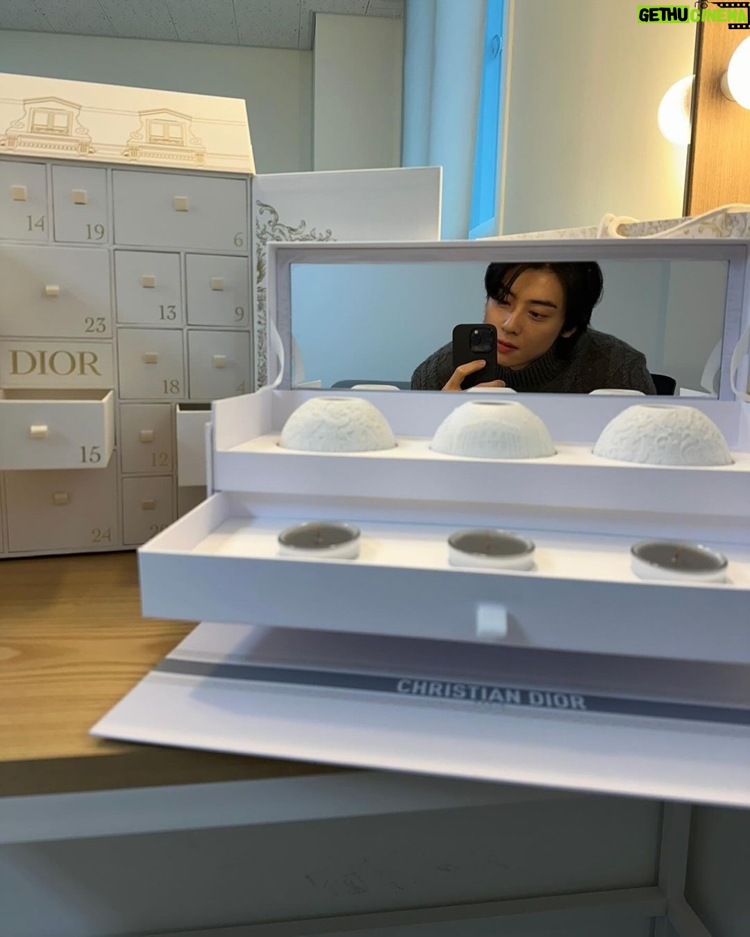 Cha Eun-woo Instagram - #DiorHoliday #DreamInDior #diorlacollectionprivee