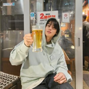 Cha Eun-woo Instagram - 🍻with 🐤