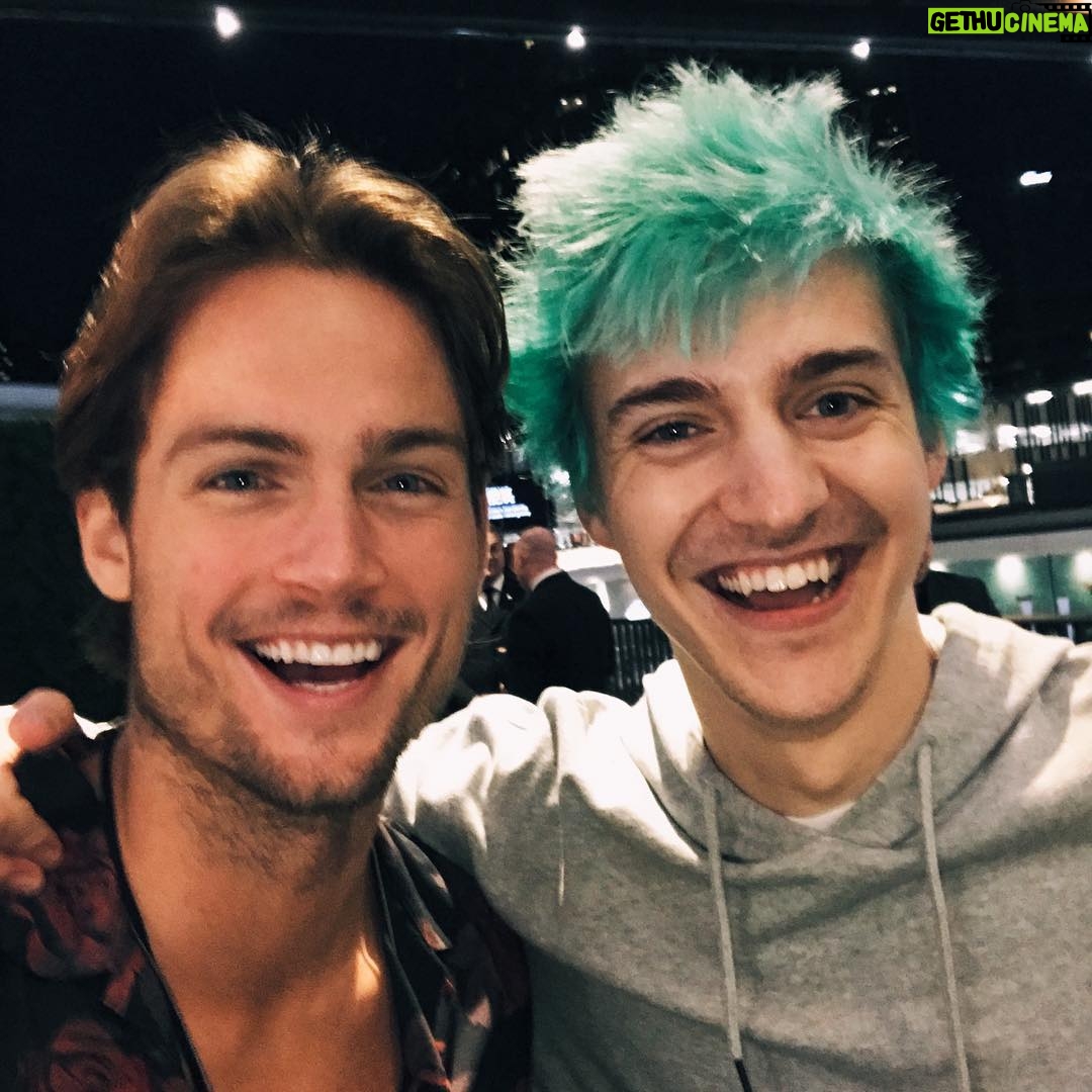 Chad James Buchanan - 2.5K Likes - Los Angeles @finalmouse x @ninja
Pop-up Event @westfieldcenturycity
And @ashkonshayani making global waves.
#esports