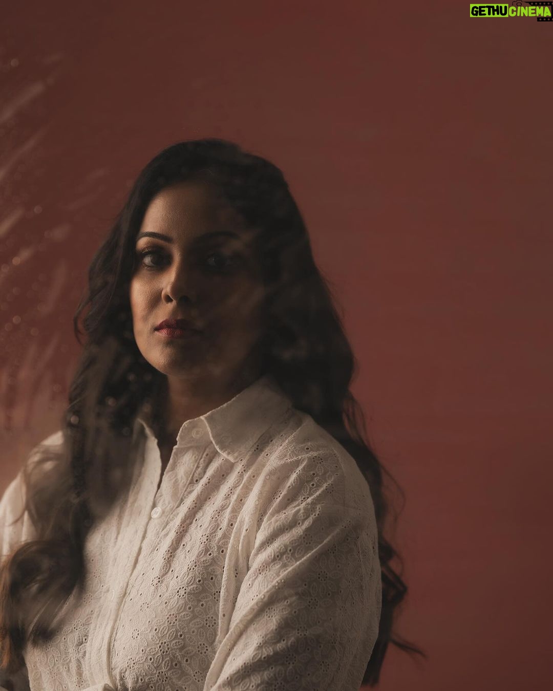 Chandini Tamilarasan Instagram - FIRST POST OF 2024 😍❤️ New year, new feels, new chances. Same dreams, fresh starts ✨ 📸 @irst_photography ✨ Mua @rajavelul ✨ Hairstylist @prem_hairstyle ✨ Assisted by @ramanna386 ✨ #chandinitamilarasan #chandini #actresschandini #photoshoot #sunday #love #vibes #weekendvibes #weekend #kollywood #tollywood #tollywoodactress #weekendmood #happynewyear #happynewyear2024 #firstpost2024