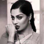 Chandrika Ravi Instagram – Happy 63rd birthday to the timeless beauty, Silk Smitha.
With the blessings of her family, it is with immense gratitude that we share with the world her untold story.
@chandrikaravi
@stricinemas
@jayaram986
@sivacherry
@ursvamsishekar
#happybirthdaysilk #silksmithabiopic #chandrikaassilk
