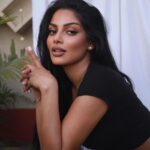 Chandrika Ravi Instagram - Even in a crowded room, it’s just you and I. 📸 @ishanzaka