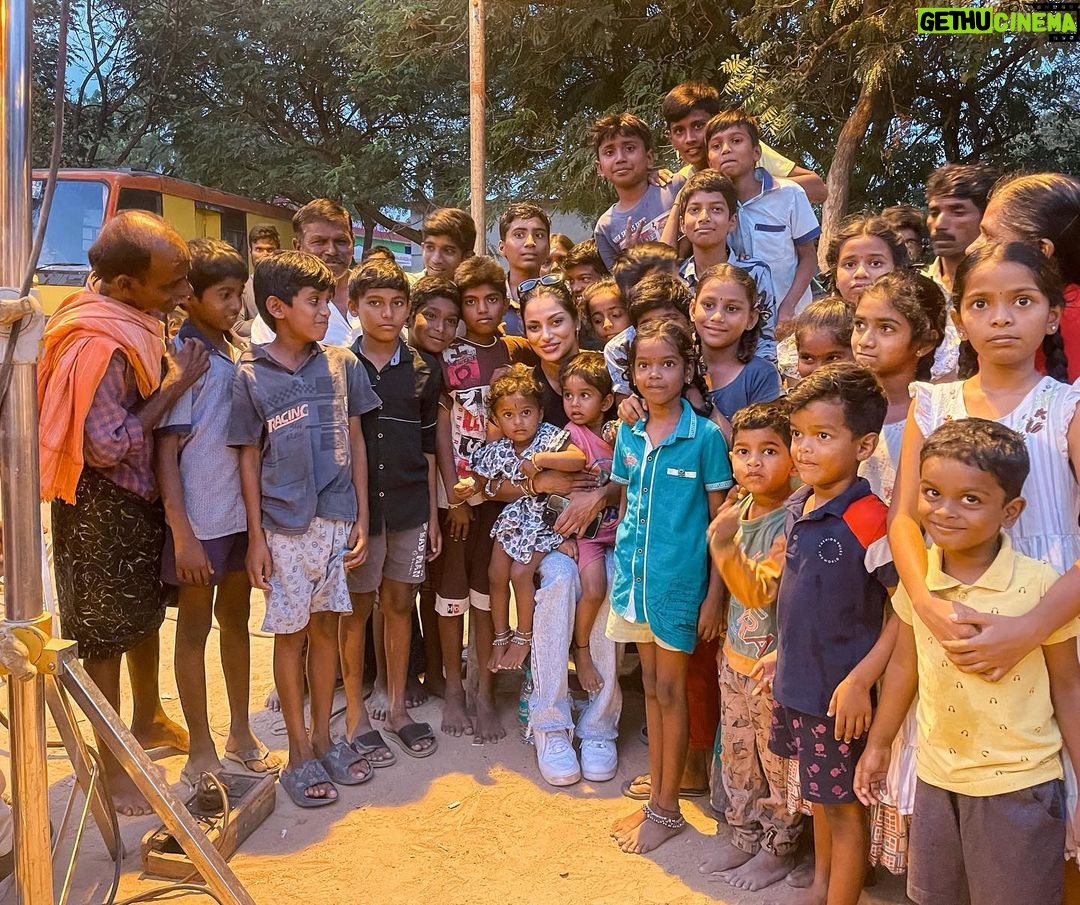 Chandrika Ravi Instagram - Snippets of life in Anantapur the past couple of weeks working on 2 films simultaneously. I prayed and worked so hard for days like this 🙏🏽 Anantapur, Andhra Pradesh