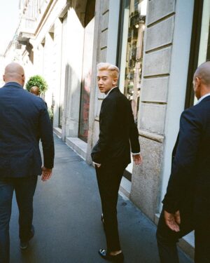 Chanyeol Instagram - 🤵