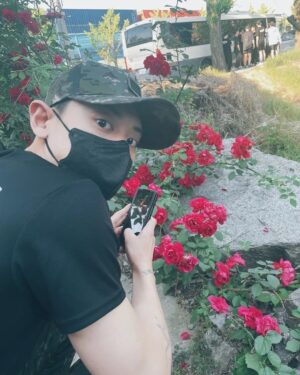 Chanyeol Instagram - 🌹