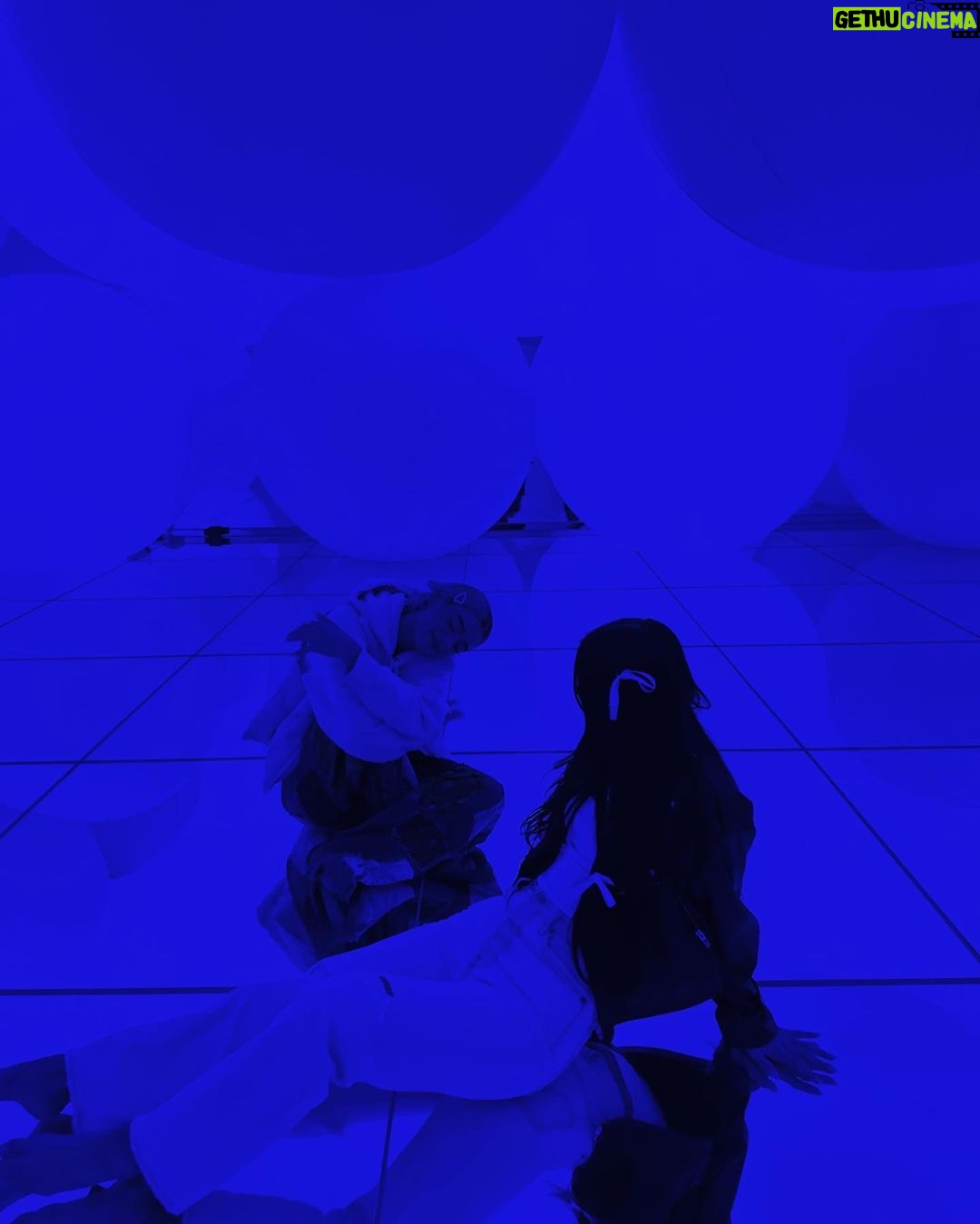 Charli D'Amelio Instagram - love teamLab Planets TOKYO / チームラボプラネッツ