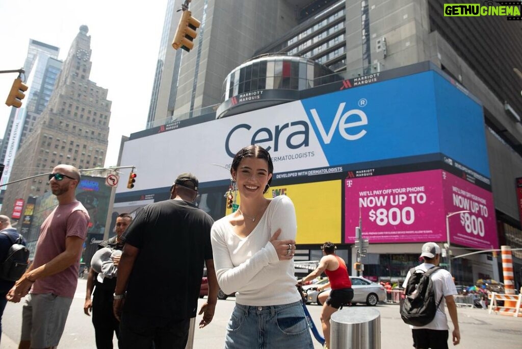 Charli D'Amelio Instagram - so exciting to see our billboard come to life!!! thank you to the @cerave team and @danielsugaimd i had the best time creating this campaign and happy we get to share it with you all now 🤍 #ceravepartner #cerave #cleanselikeaderm
