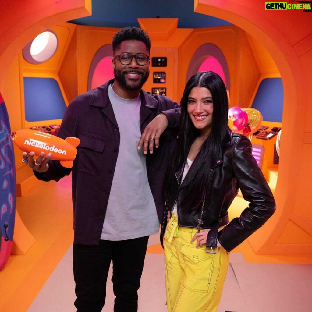 Charli D'Amelio Instagram - im hosting the kids choice awards on march 4th with @nateburleson !!! i can’t wait to show you what we have in store 💚👀🧡 @nickelodeon @kidschoiceawards