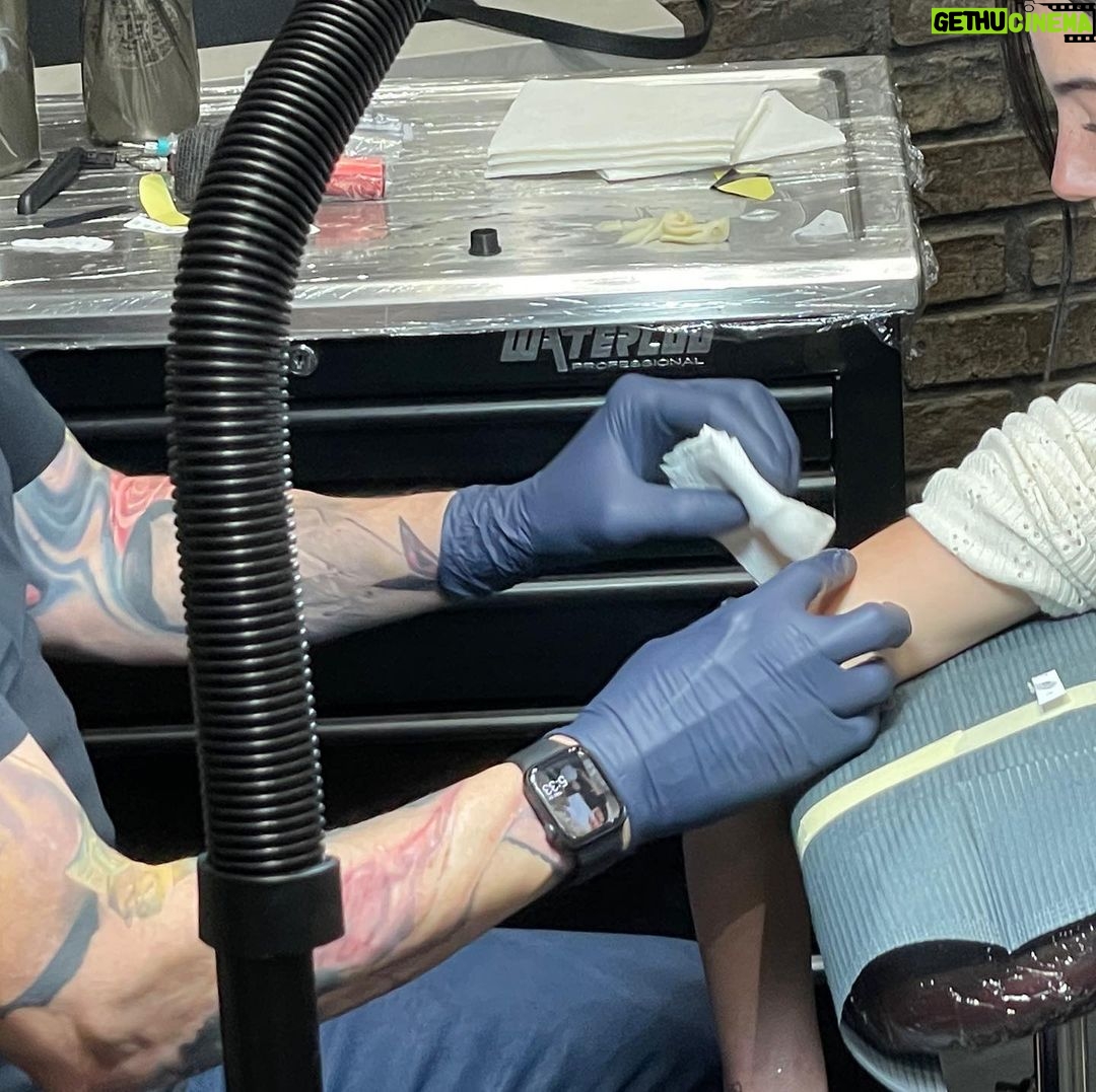 Charli D'Amelio Instagram - watch me get my cute lil tats in the new @dameliosonhulu episodes that are out now also text 'HULU' to +18338040663 to sign up for my text updates!