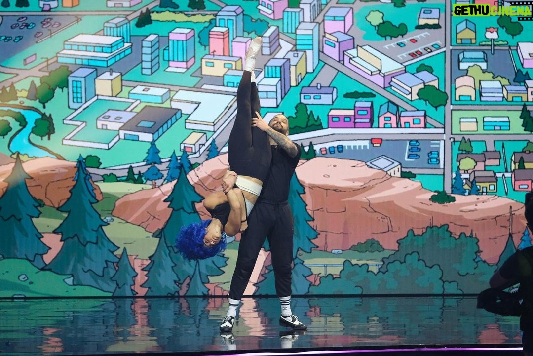 Charli D'Amelio Instagram - who is ready for tonight!!! watch me and @markballas dance on dwts today at 5pm pt/8pm et and vote by texting CHARLI to 21523!! or click the link in my bio voting goes live right when the show starts!! π€