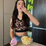 Charli D'Amelio Instagram - national popcorn day is today go to @walmart and shop @behappysnacksco or else you’re weird!
