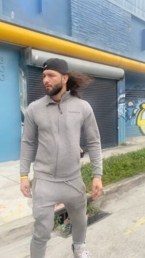 Charlie Decca Instagram - @onewheel shredding through dade county with @gamebredfighter , if you haven’t shredded on one wheel what you waiting for 
🏂x🛹