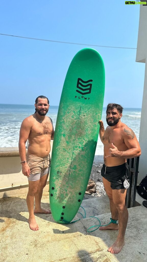 Charlie Decca Instagram - “If you aren’t willing to look like a foolish beginner, you’ll never become a graceful master.” @gamebredfighter @tree_o_five @treeofive • • • • #surfing#elsalvador🇸🇻#centralamerica#worldtraveler#swell#laolasurfcamp#eltunco#elsunzal#surfcity#waves#surf Laola Surf Camp