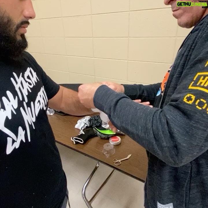 Charlie Decca - 1K Likes - Super Priceless people i have in my corner.
Super blessed to have them around and to have many more that got my back that aren’t in the picture love all of yall😬
@paulinboys
@mauriciopadillaesq_ #hamaphrodite#moe
@gamebredfighter
@15seconds
#fight#lifelessons#family#hermaphrodite#cornerman#paquetaso#elite#athlete#mma#bareknuckle#blood#guts#glory#realhastalamuerte