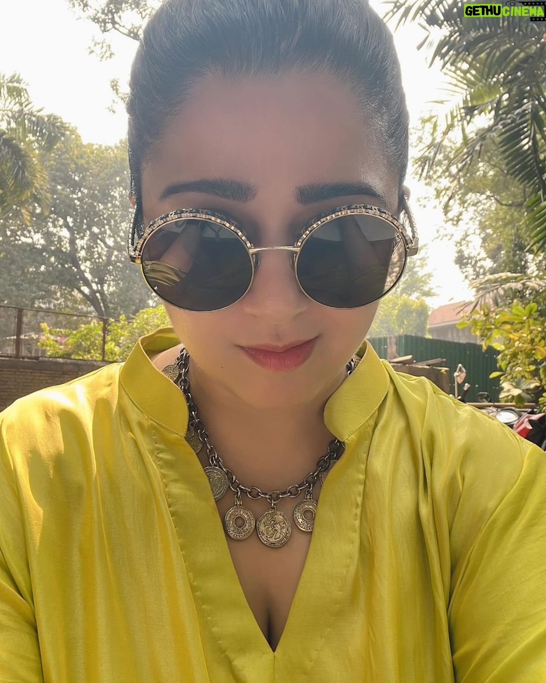 Charmy Kaur Instagram - Mumbai’s iconic missal pav 😋 Childhood memories Feeling nostalgic on the sets of #doubleismart