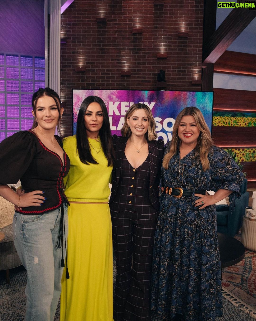Chiara Aurelia Instagram - Thank you so much for having me @kellyclarksonshow !! Tune in tomorrow to see a few familiar faces.. 💖😘🍀💋