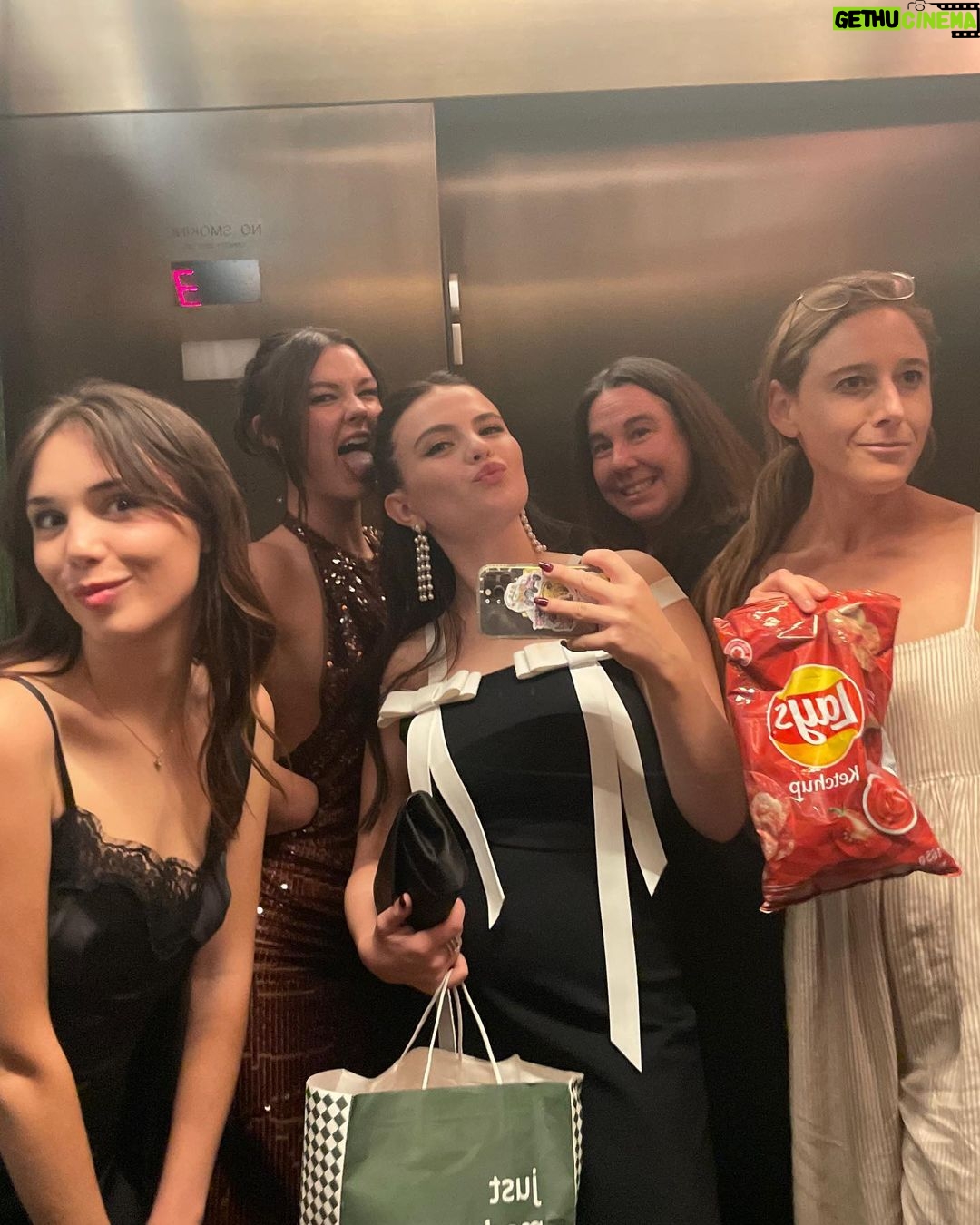 Chiara Aurelia Instagram - spotted a tide pen, new york city, chiara eating a variety of things and @gcortese8 ..