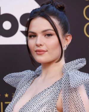 Chiara Aurelia Instagram - last night was a dream come true, thank you so much to the @criticschoice awards for having me!! 💫💋