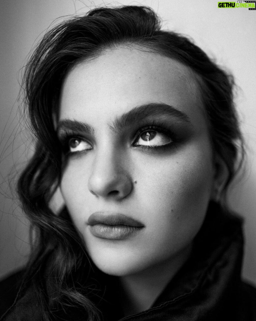 Chiara Aurelia Instagram - big eyes 🪐💫🌏✨