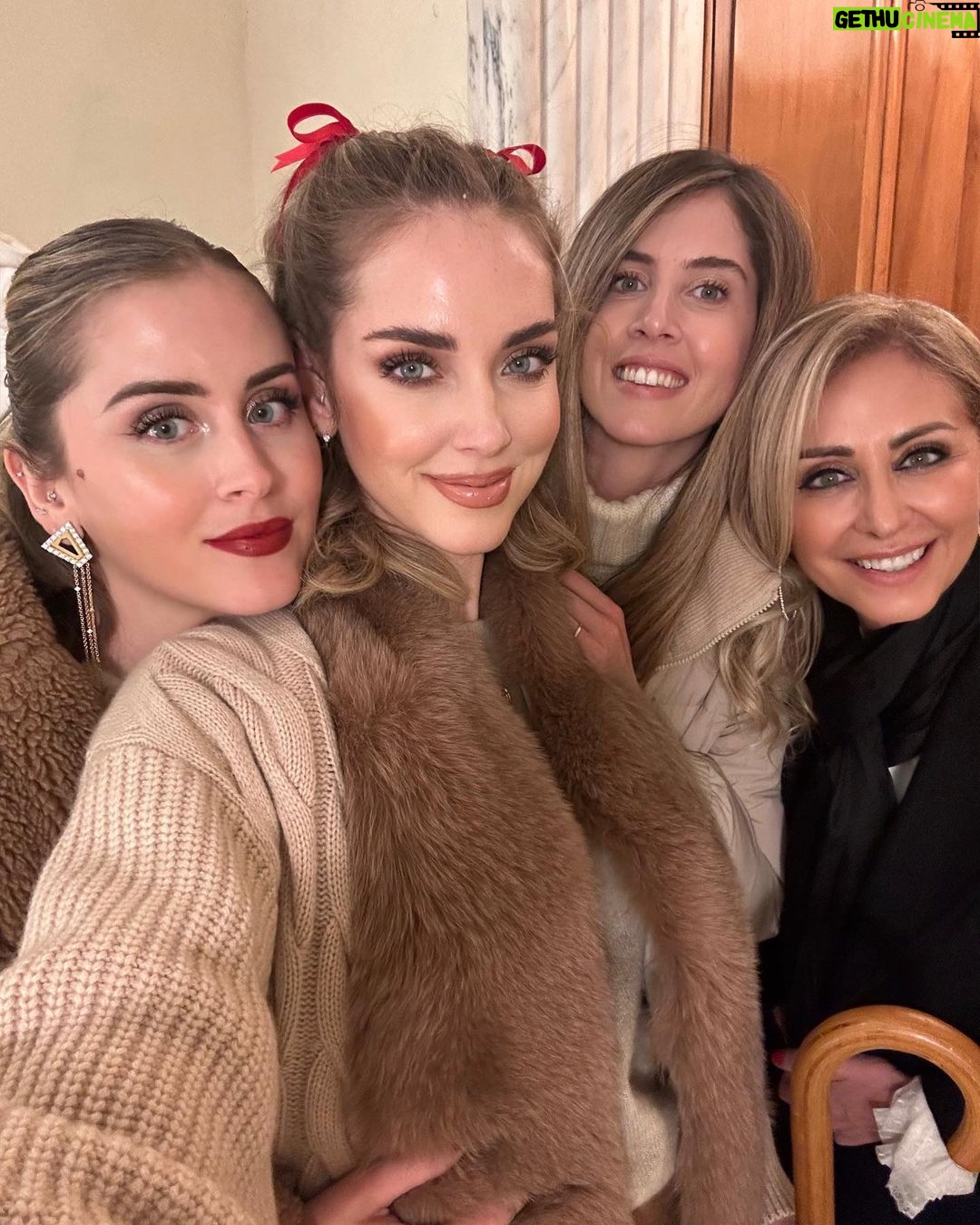 Chiara Ferragni Instagram - These days and these looks ✨ Milan, Italy