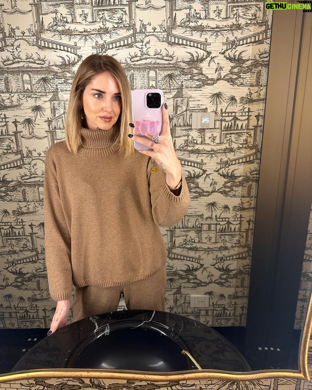 Chiara Ferragni Instagram - These days and these looks ✨ Milan, Italy
