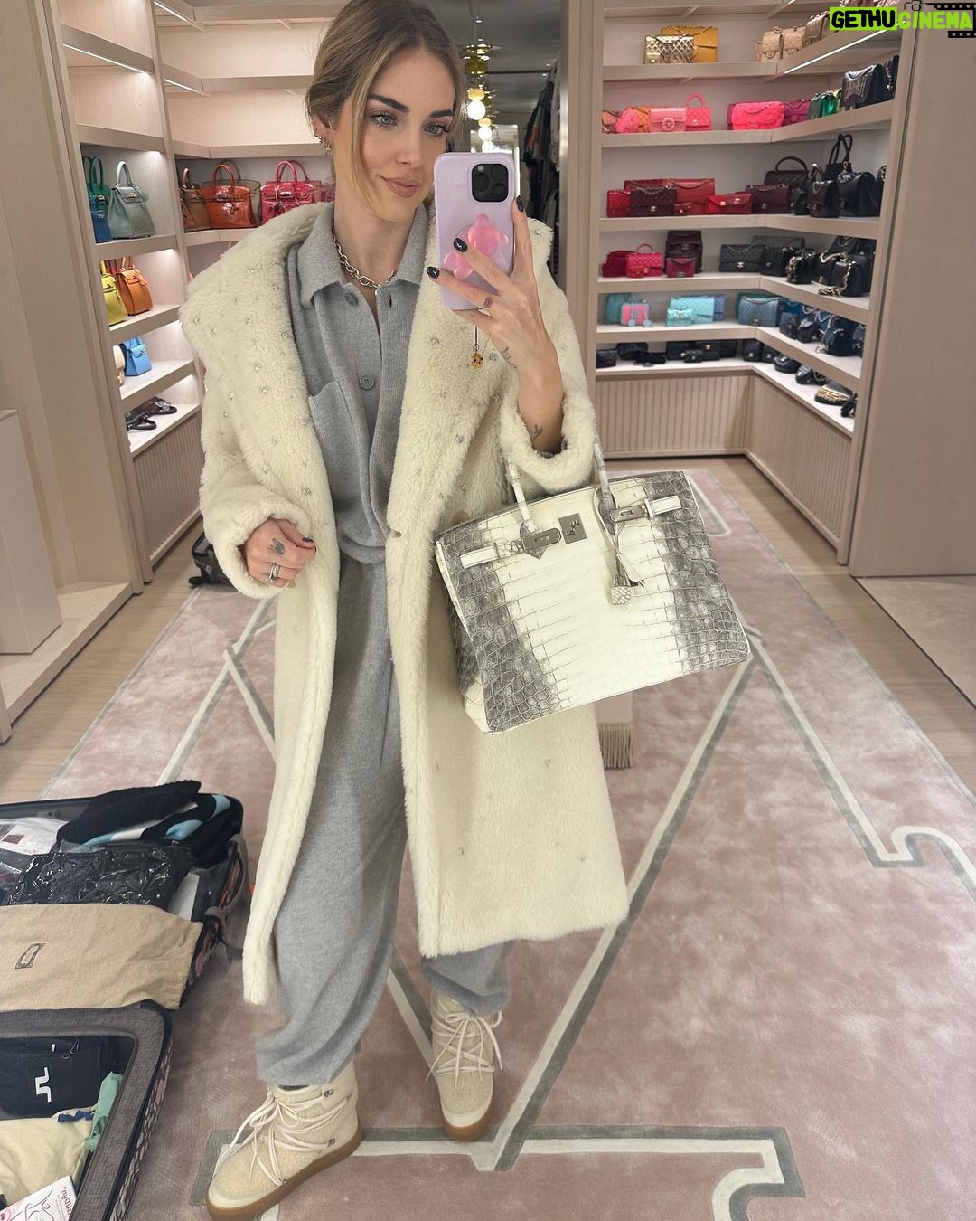Chiara Ferragni Instagram - These days 🙏🏻 Milan, Italy