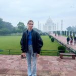 Chiara Ferragni Instagram - India day 8: Taj Mahal and Agra to end this beautiful indian trip 🥹 Taj Mahal, Agra, India