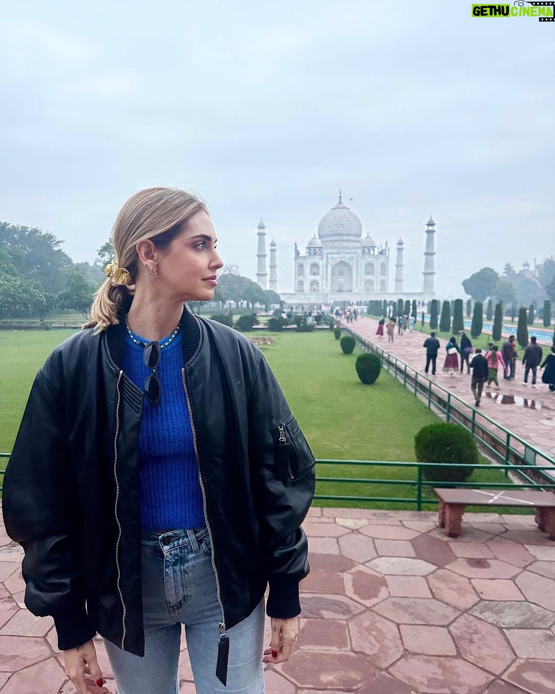 Chiara Ferragni Instagram - India day 8: Taj Mahal and Agra to end this beautiful indian trip 🥹 Taj Mahal, Agra, India