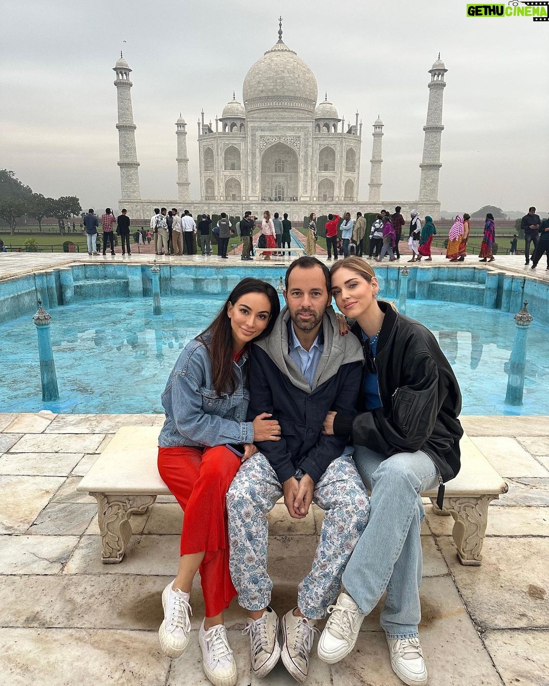 Chiara Ferragni Instagram - India day 8: Taj Mahal and Agra to end this beautiful indian trip 🥹 Taj Mahal, Agra, India