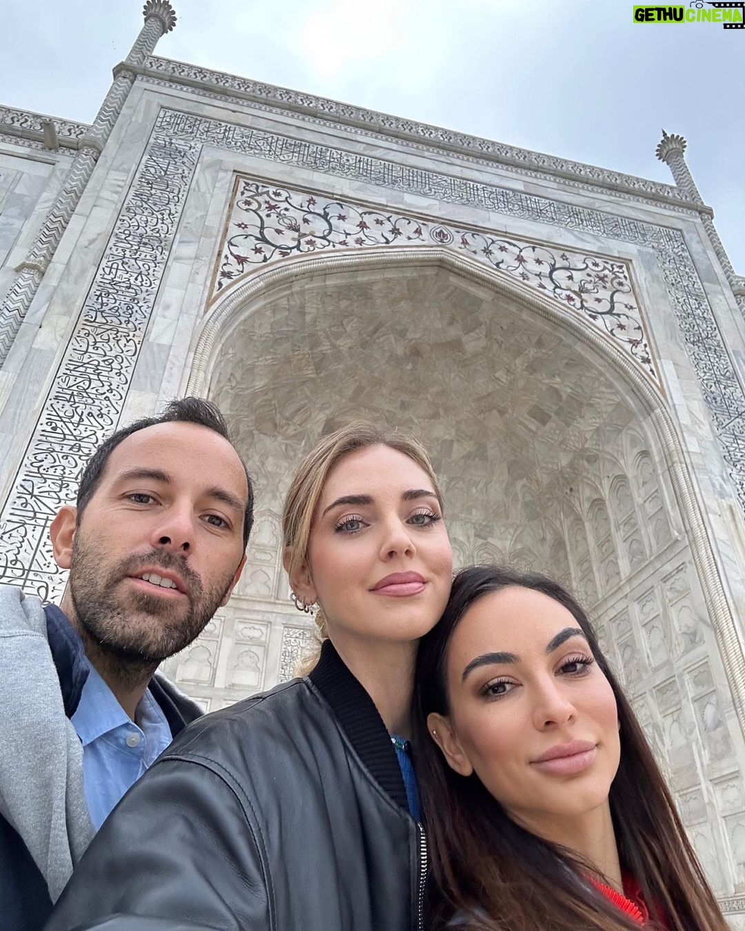 Chiara Ferragni Instagram - India day 8: Taj Mahal and Agra to end this beautiful indian trip 🥹 Taj Mahal, Agra, India